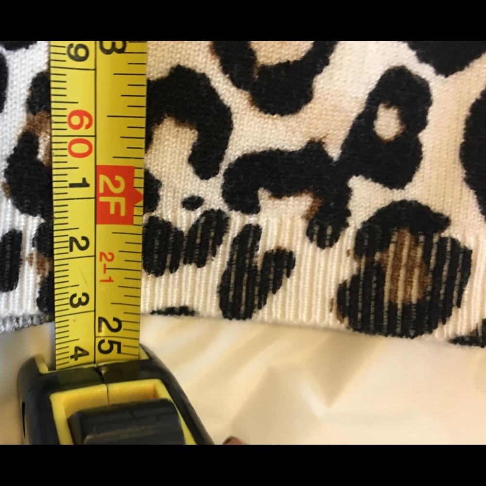 Leopard Print Crewneck Top - Picture 5 of 5